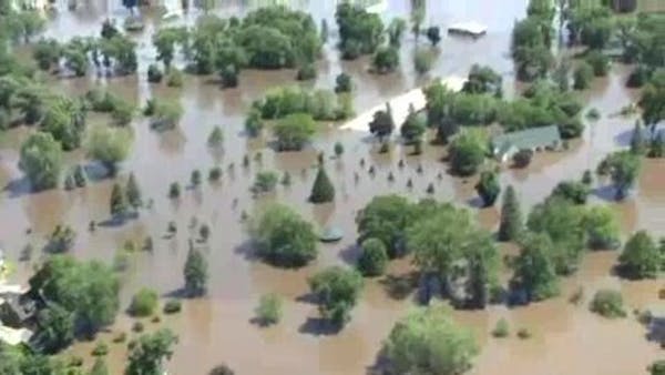 Austin residents fight the flood