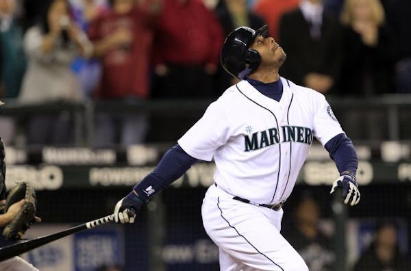 Griffey, Piazza voted to baseball Hall of Fame