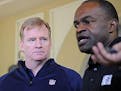 Goodell, Smith meet with rookies