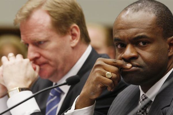 NFL commissioner Roger Goodell (left), NFLPA executive director DeMaurice Smith (2009)