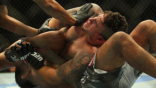 UFC 140: Mir snaps Nogueira's arm