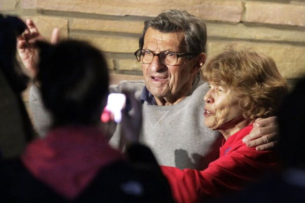 Scandal tarnishes Paterno's legacy