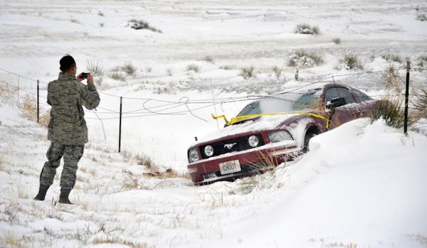 Storm goes east after dumping on Colorado