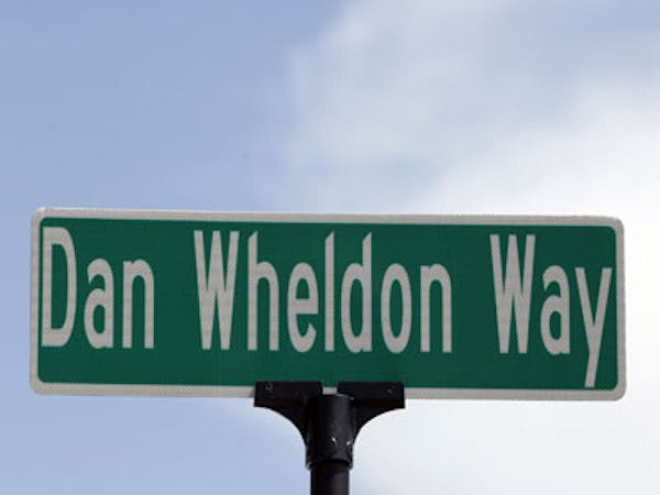 Dan Wheldon honored in St. Petersburg, Florida