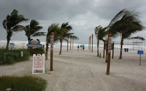 Hurricane Sandy heading to U.S. after hitting Bahamas