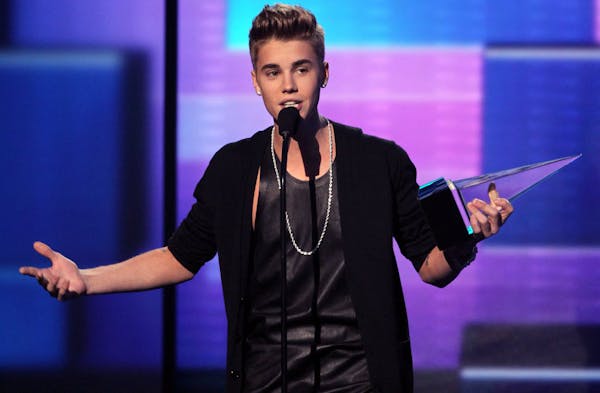 Bieber rules the AMAs