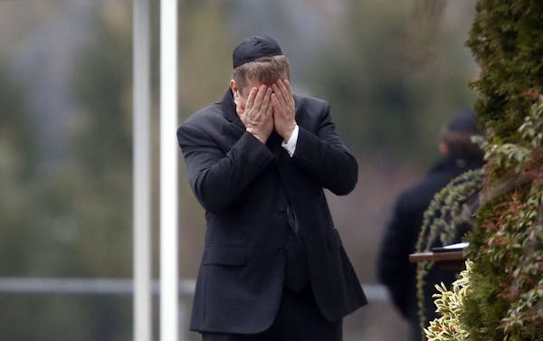 Obama offers love, prayers of nation in Newtown
