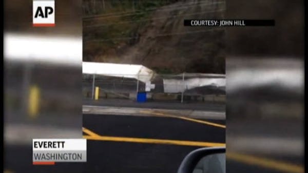 Mudslide derails train in Washington