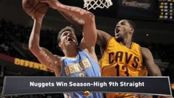 Nuggets extend streak; Warriors fall