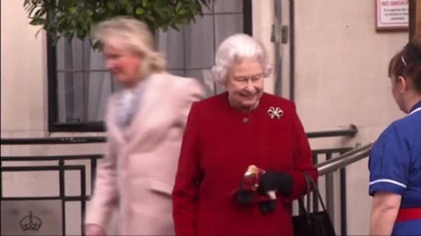 Queen Elizabeth leaves hospital