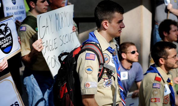 Boy Scouts approve plan to accept gay boys