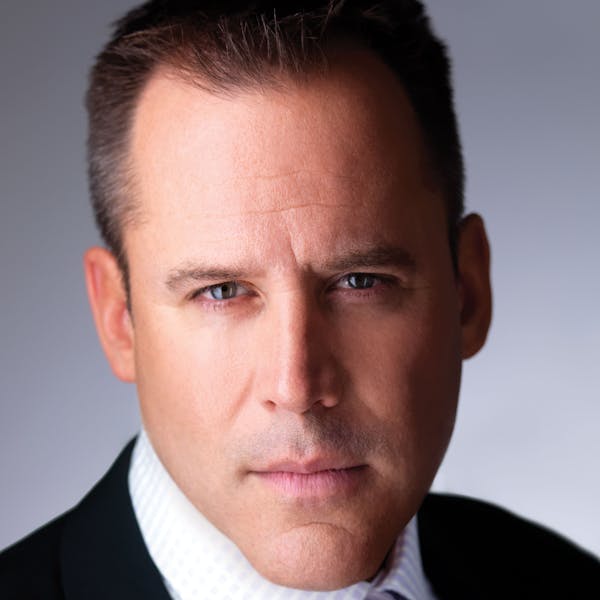 Bestseller
Vince Flynn once showed up unannounced to sign copies of first book.