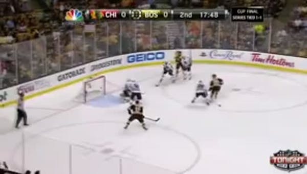 Highlights: Bruins blank Hawks in Game 3