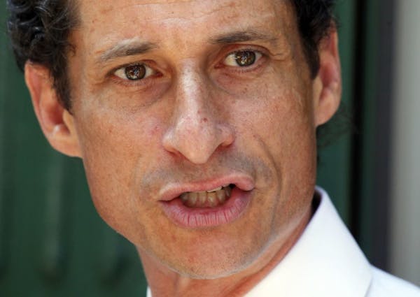 Weiner caught in another sexting scandal