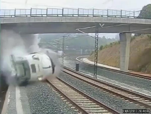 Dramatic video shows moment train derails