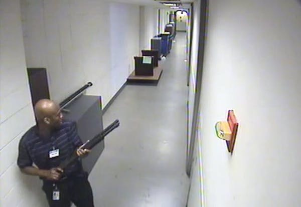 FBI releases video, jmages of Navy Yard shooter