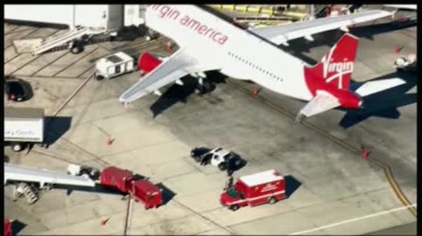 Gunman kills TSA agent at LAX, injures 2 others