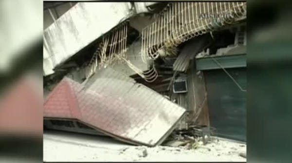 Magnitude 7.2 quake hits Philippines