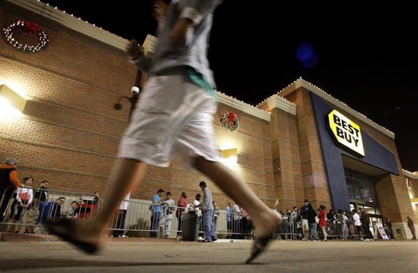 Last Thanksgiving, shoppers lined up for Best Buy’s midnight opening. This year, the store will open at 6 p.m., as will competing Wal-Mart.