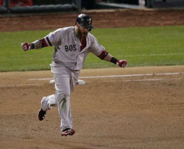 Red Sox win Game 4 on pickoff