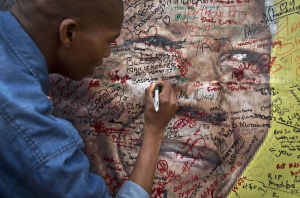 World mourns, pays tribute to Mandela