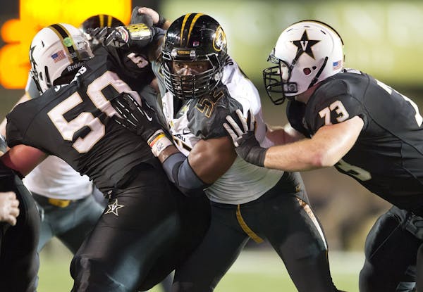 NFL prospect Michael Sam comes out as gay