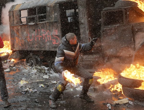 3 reported dead in Ukraine clashes