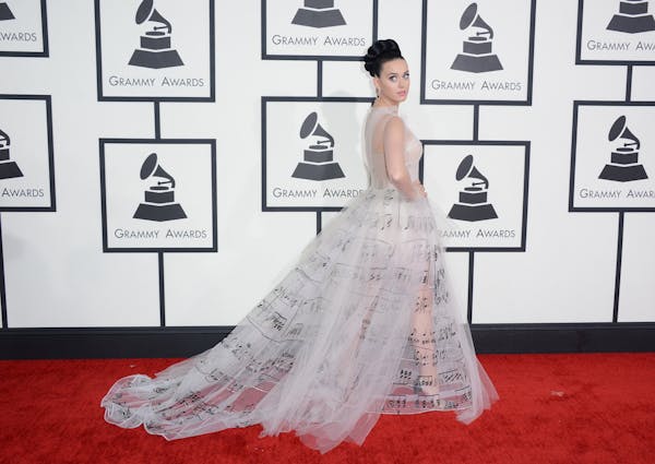 Stars turn up glam level at the Grammys