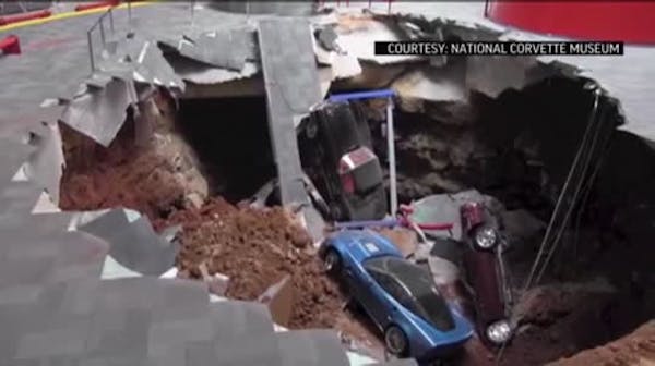 Security cam on corvettes falling into sinkhole