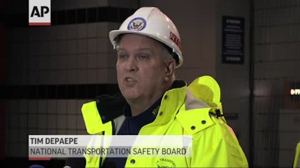 Investigators examining Chicago train derailment