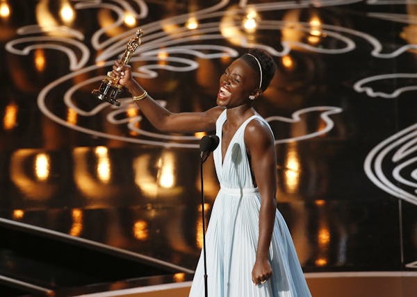 Oscars fashion: Nyong'o a goddess in blue