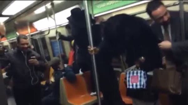 Video shows rat terrifying NYC subway riders