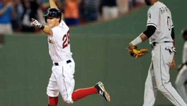 Red Sox end skid with walk-off win