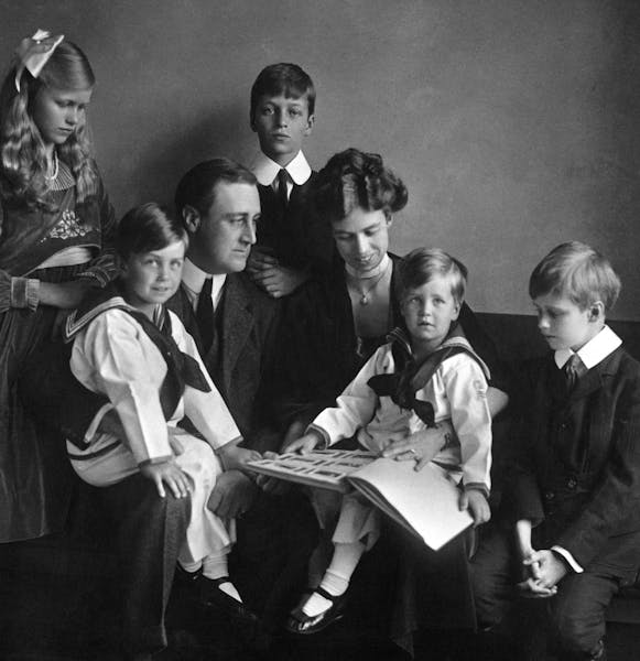 In June 1919, Franklin and Eleanor Roosevelt posed with their children.