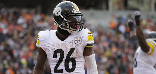 Bell carries Steelers to stunning win