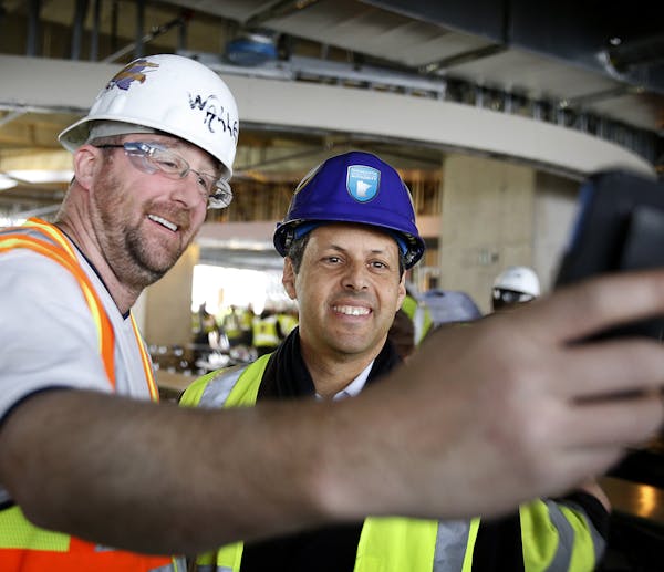 Chad Canesi took a selfie with Vikings owner Mark Wilf on Friday.