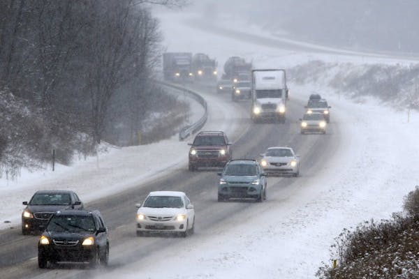 Massive blizzard aims for Northeast