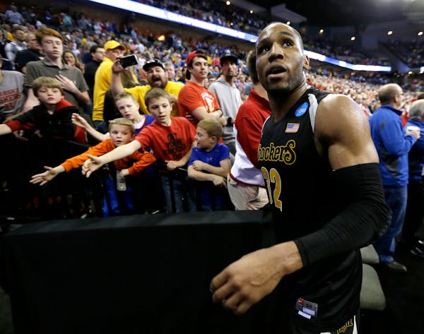 Shockers, Spartans ride upsets to Sweet 16