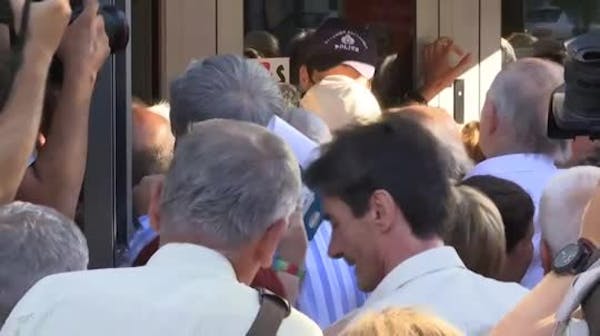 Long lines as Greece reopens banks