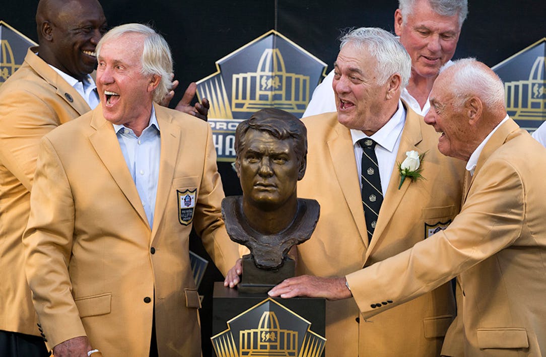 Sioux City families see Tingelhoff inducted into NFL Hall of Fame