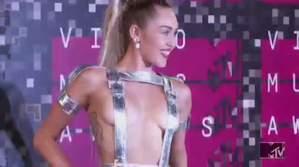 Miley Cyrus pushes envelope with VMA fashion