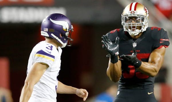 San Francisco 49ers safety Eric Reid cheered after Vikings kicker Blair Walsh missed a field goal in the first quarter of Monday's 20-3 loss to the 49