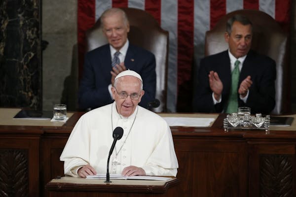 Pope arrives at Capitol for historic speech