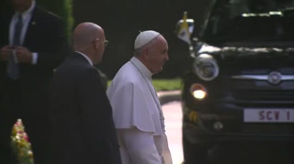 Pope leaves to deliver Papal address to Congress