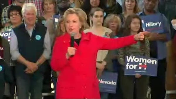 Clinton imitates barking dog at campaign stop