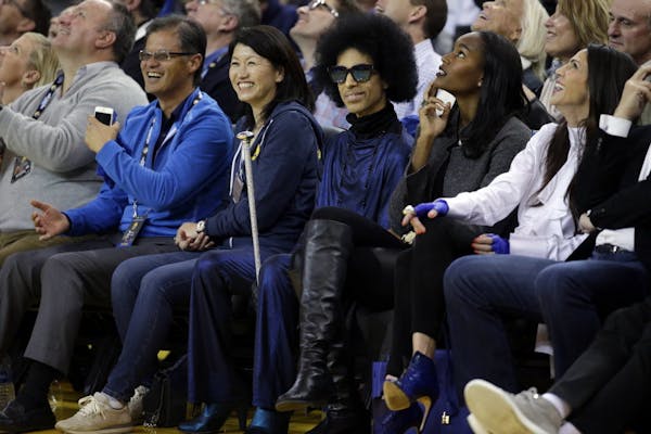 Prince attends a Golden State Warriors game