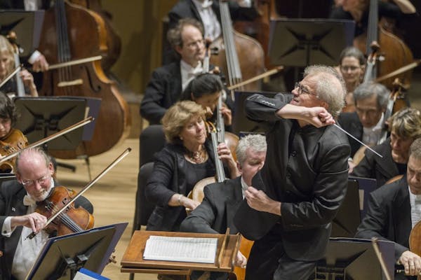 Minnesota Orchestra and Osmo V�nsk� Photo credit: Greg Helgeson