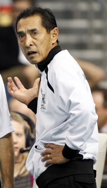 Hawaii coach Dave Shoji