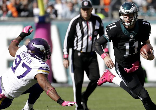 Philadelphia’s Carson Wentz, evading Everson Griffen, got the ball away in an average of 2.28 seconds against the Vikings.