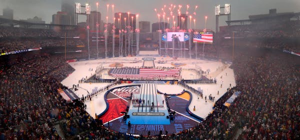 Outdoor game a big success in St. Louis